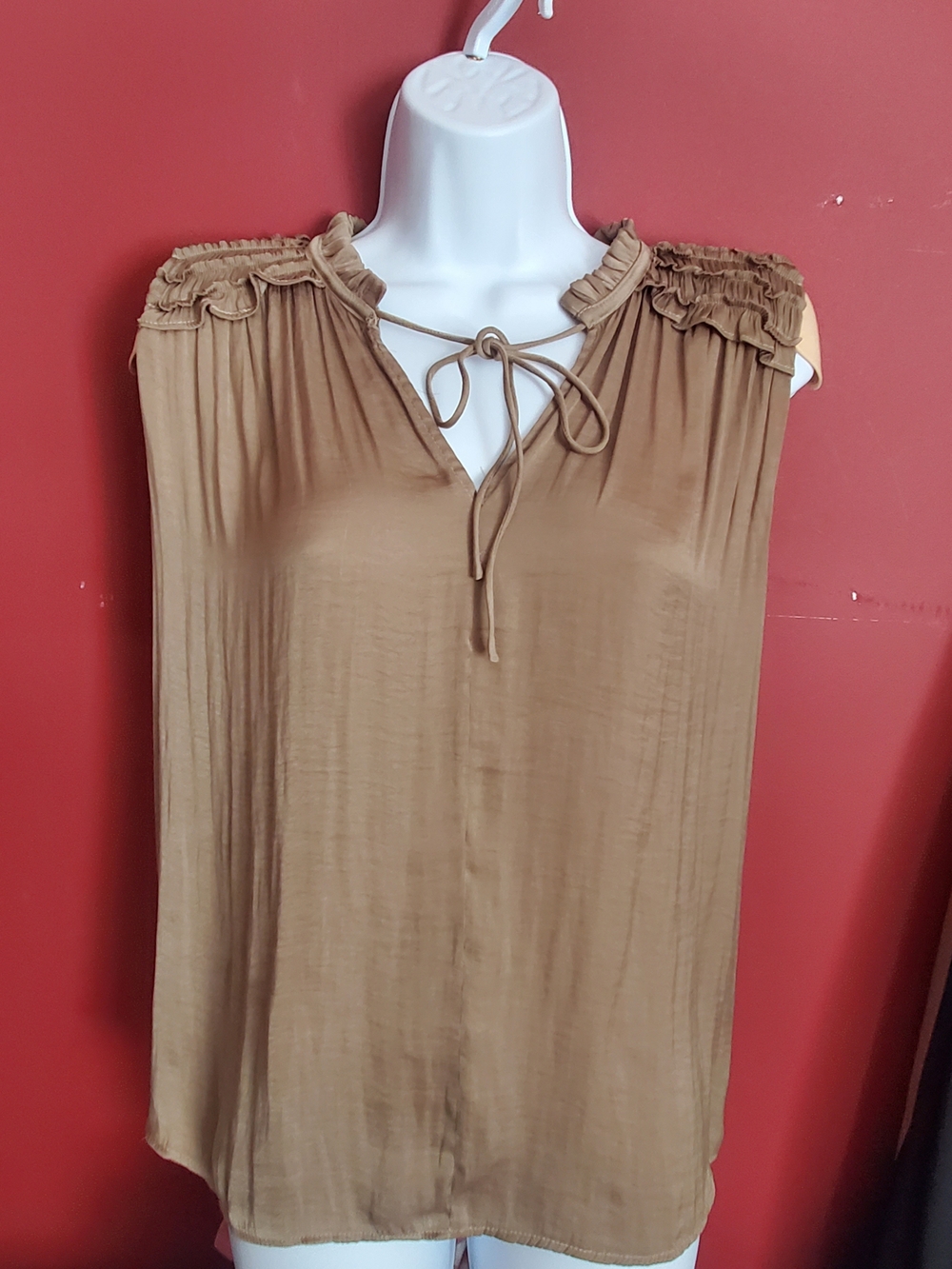 Carmen Marc Valvo Tan Tie-Neck Ruffled Shoulder Sleeveless Top
